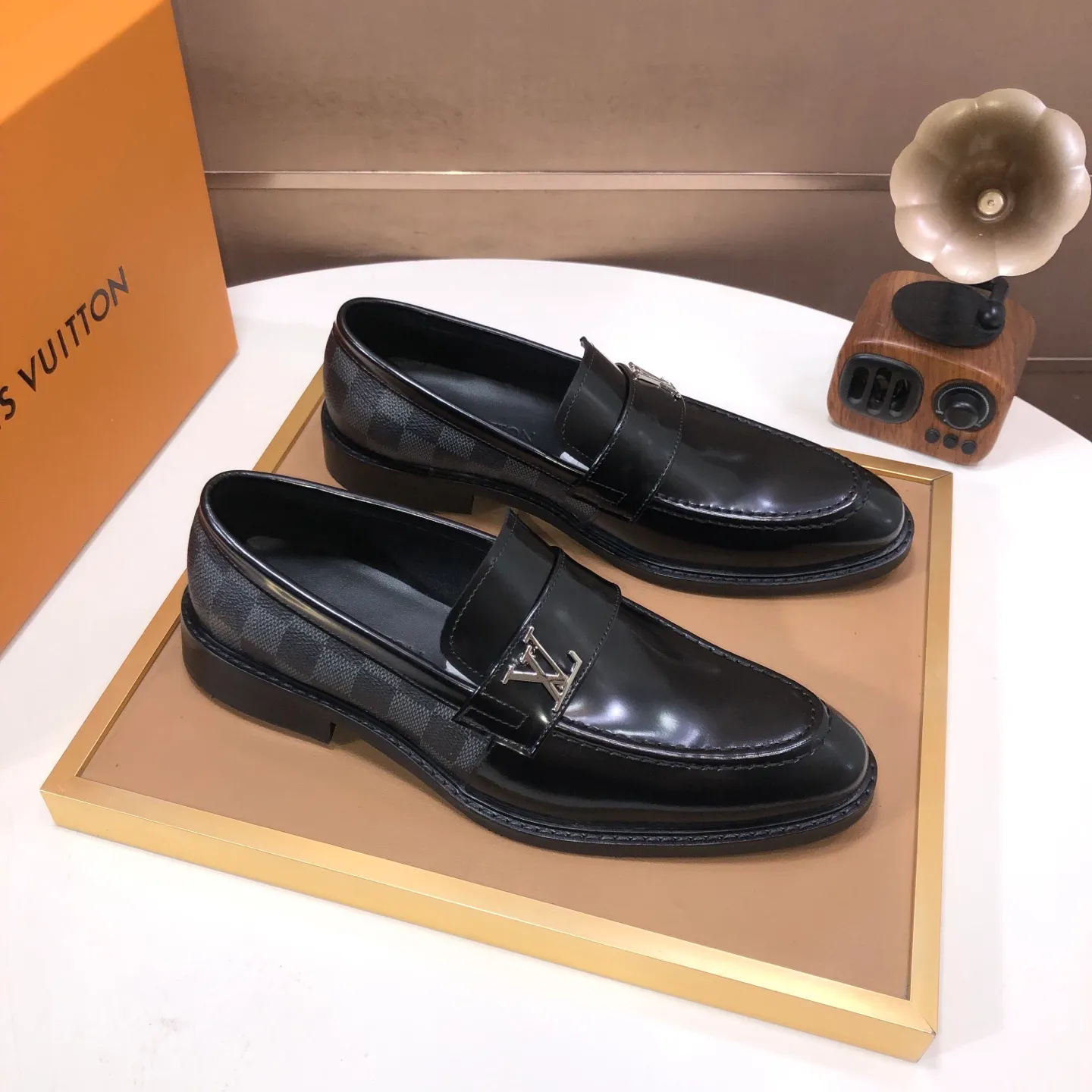 Men's shoes💰460💰【LOUIS VUITTON】(sheepskin lining) new cowhide LV formal shoes🎩🎩❗️🆘made one to one at the counter🎩original quality, imported cowhide upper➕full sheepskin lining➕original rubber outsole, {high quality visible}👣Size: 38-45 (45 custom-made)